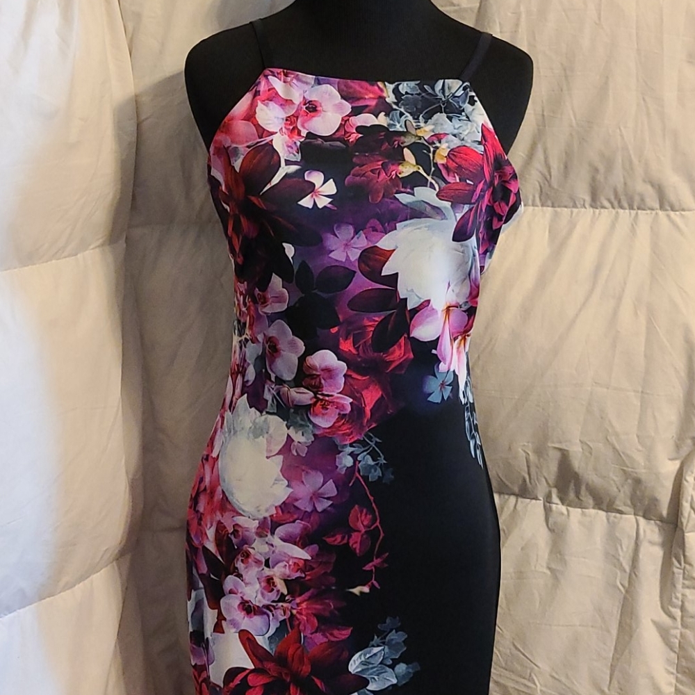 Venus dress size small